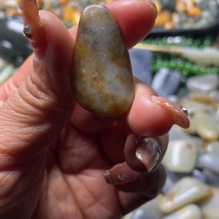 和田玉未镶嵌珠宝半成品