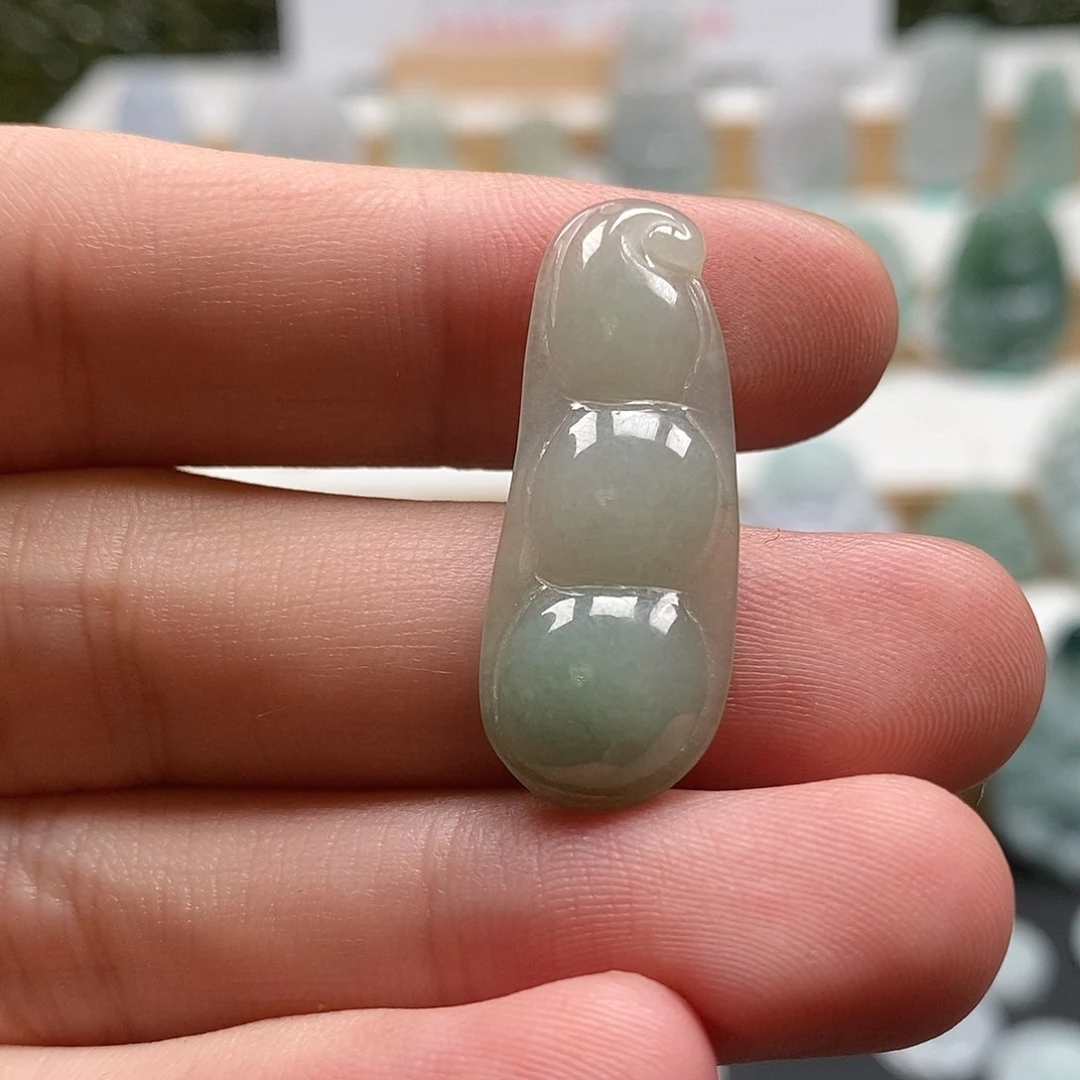 翡翠颈饰未镶嵌24福豆