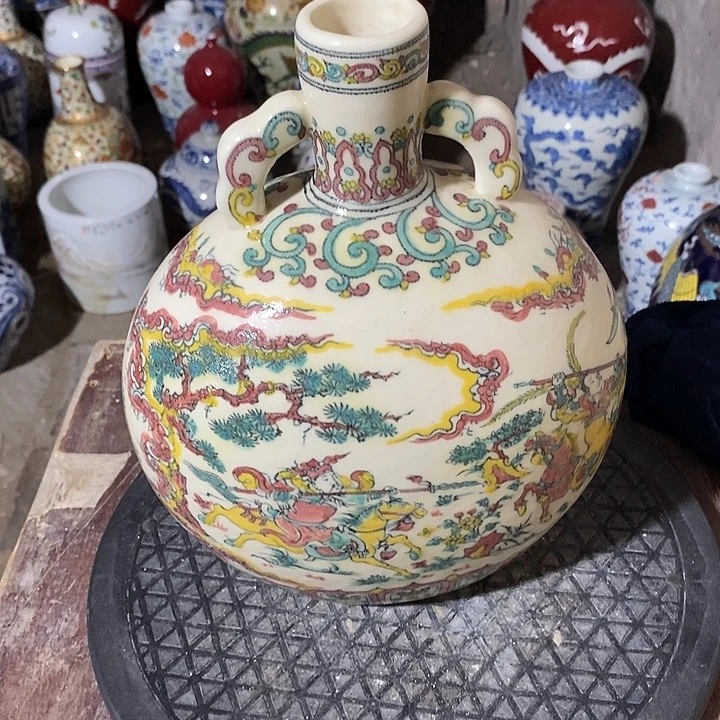 漫***端直播间的实时画面