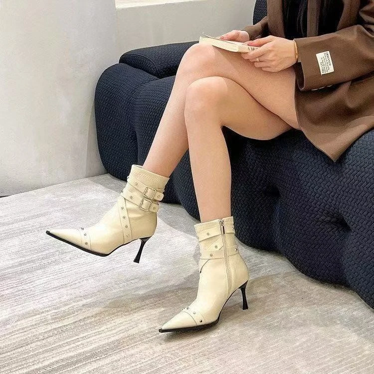 铆钉皮带扣尖头高跟短靴女2025秋季新款时尚百搭软皮单靴网红新款