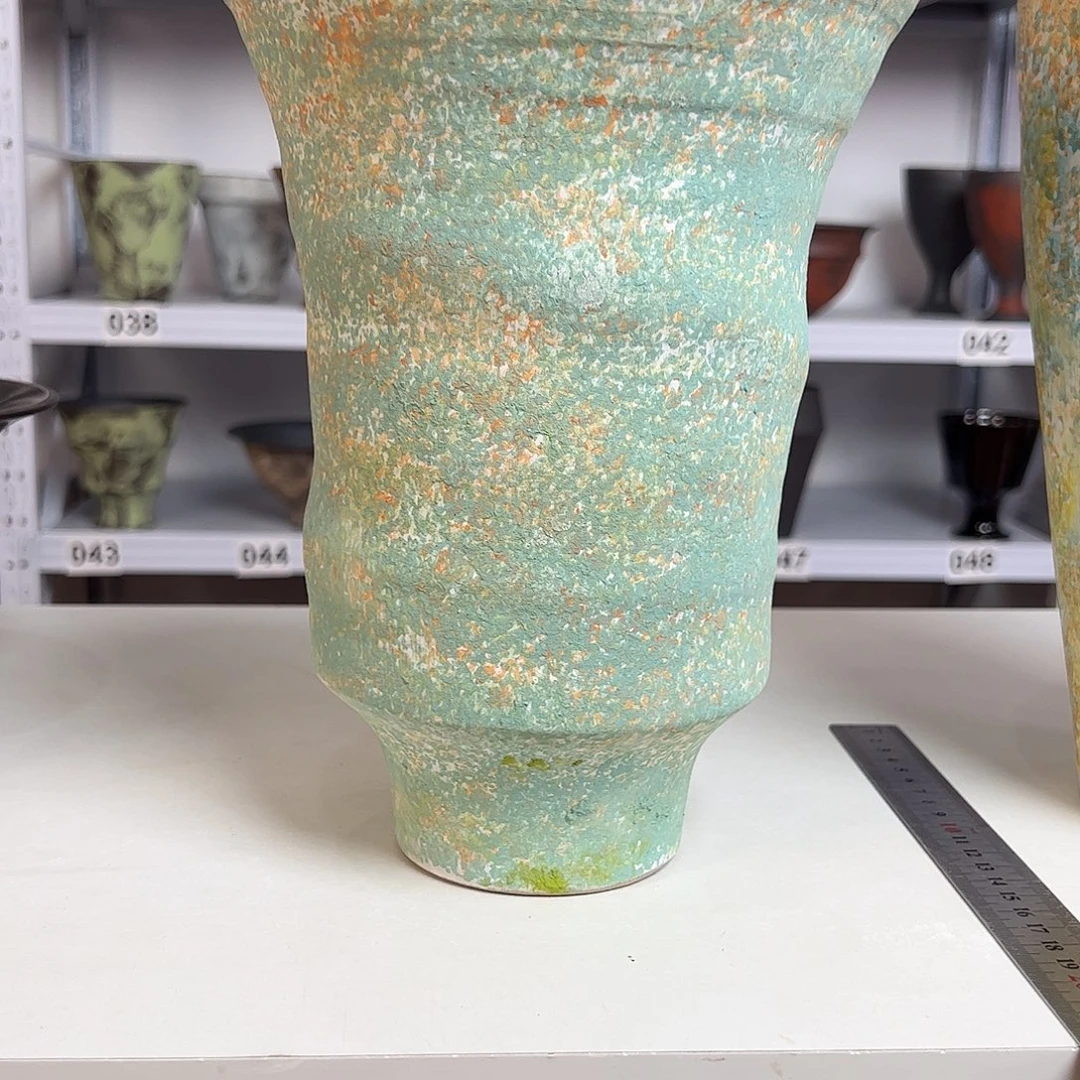 张***婧口径18高度24无孔