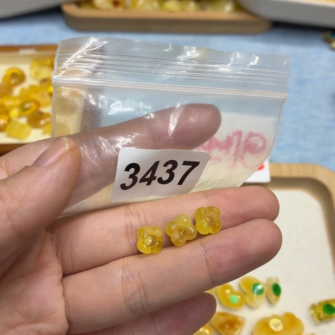 琥珀未镶嵌珠宝奇石