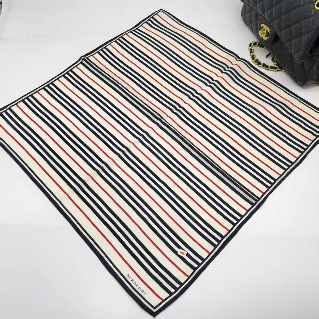 95新 BURBERRY/博柏利 海囤/巴宝莉/丝巾/yy09265