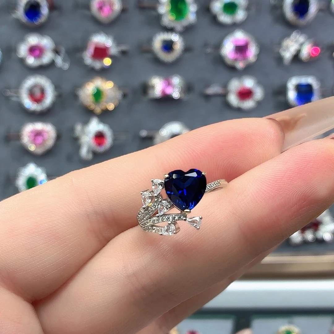 925银培育皇家蓝色宝石