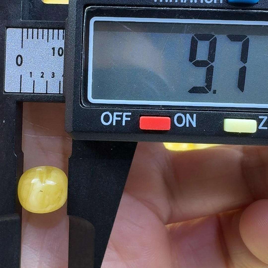 蜜蜡未镶嵌裸石38杂