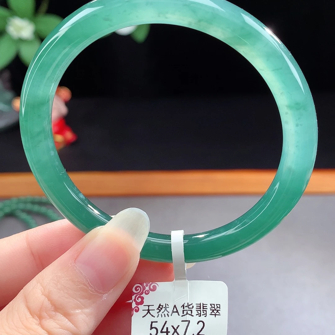 未镶嵌手镯（圆镯）翡翠