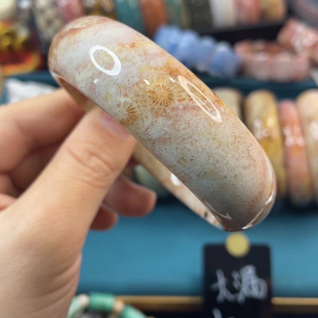 未镶嵌手镯硅化玉