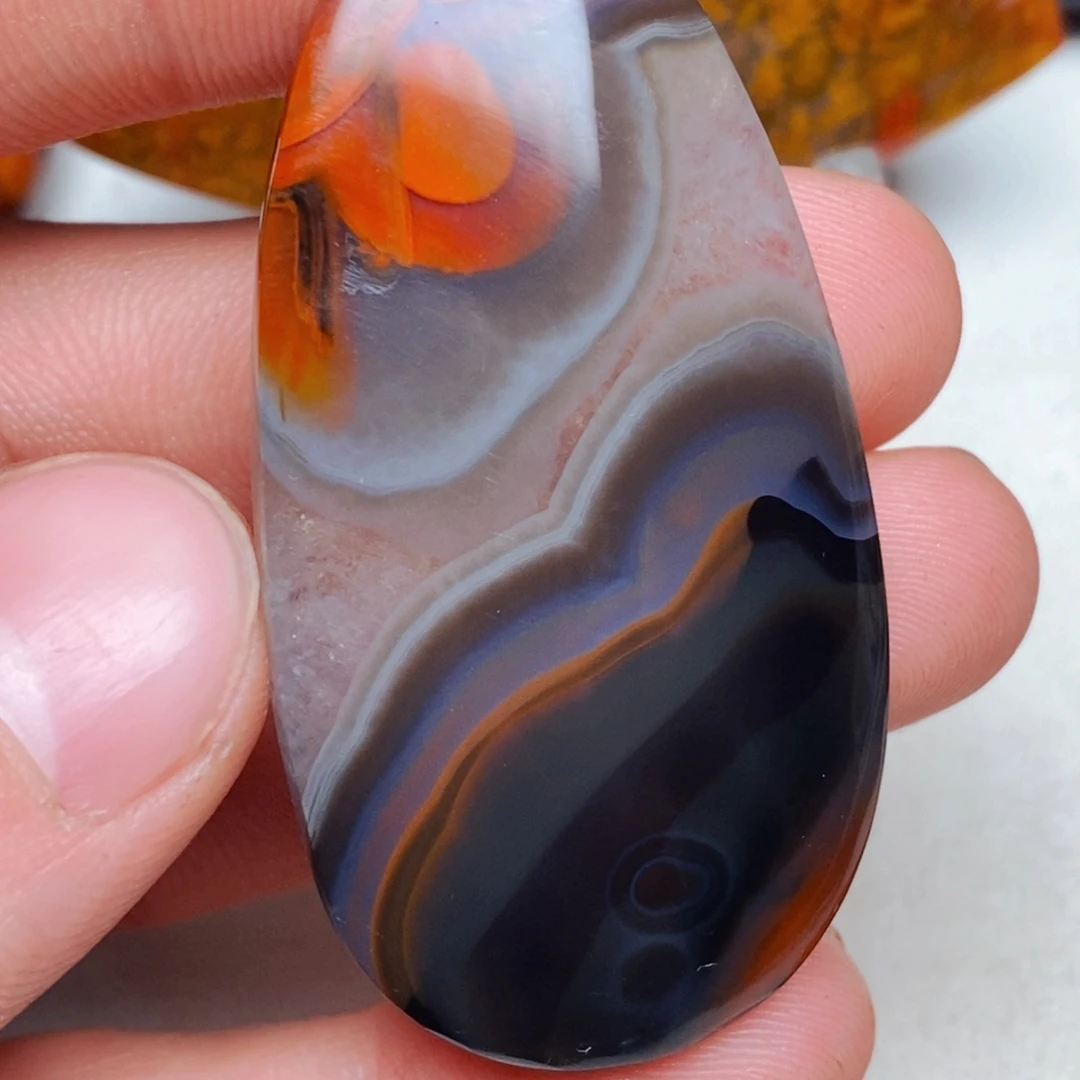 四***C玛瑙/玉髓未镶嵌颈饰