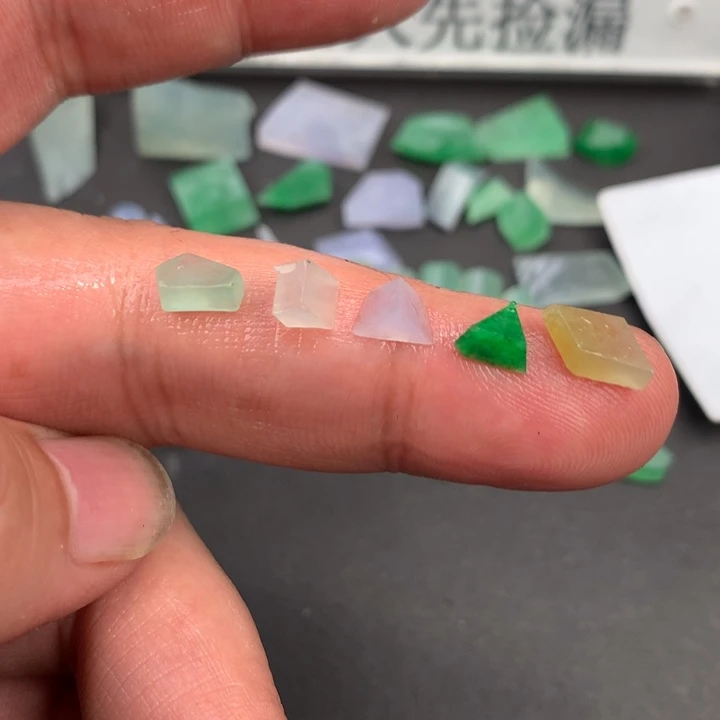 定制翡翠未镶嵌材料定制