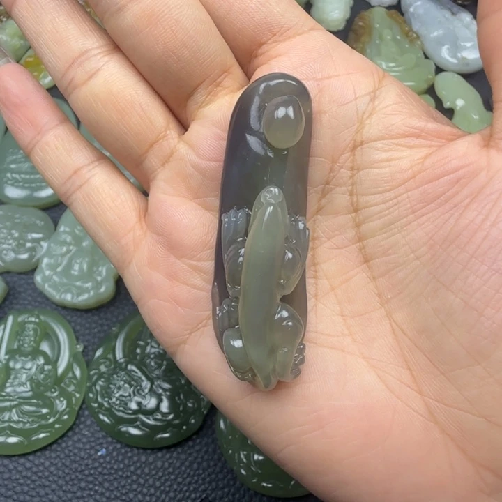 和田玉未镶嵌颈饰