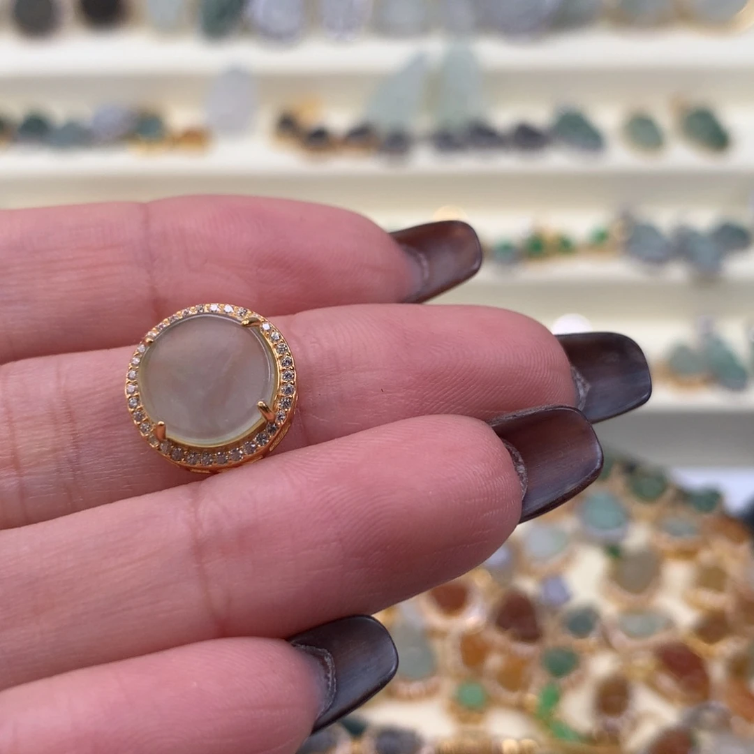 阿***鹞翡翠银S925镶嵌颈饰