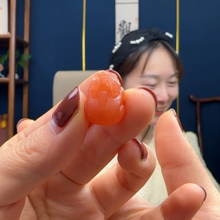 南红玛瑙吊坠(赠链)未镶嵌