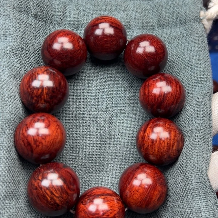 任***哥花梨木类红降25圆珠满油单圈