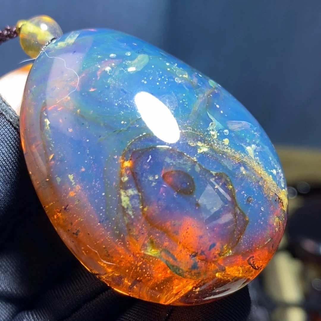 琥珀未镶嵌裸石……