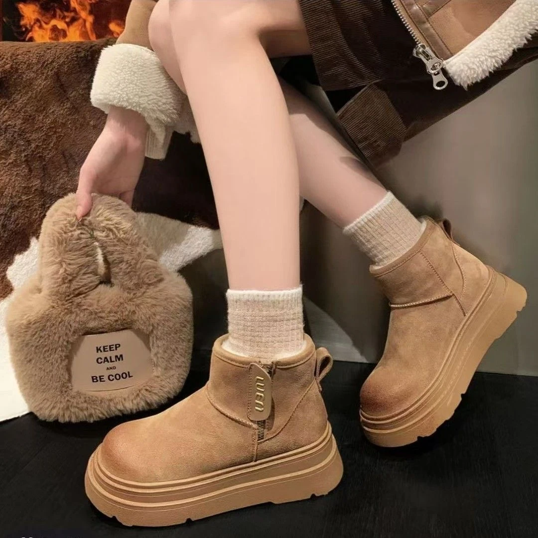 2025新款短靴加绒冬季加厚保暖厚底防滑雪地靴女面包棉鞋时尚靴子