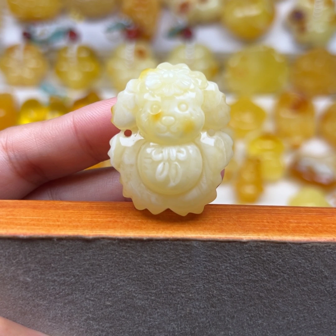 蜜蜡未镶嵌颈饰白蜡小羊羊