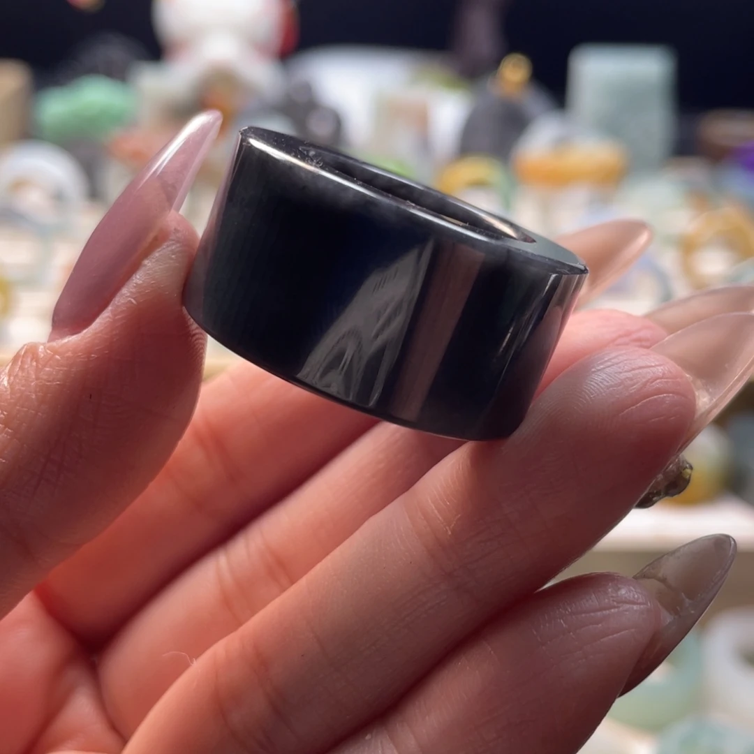 定制翡翠未镶嵌戒指纹裂