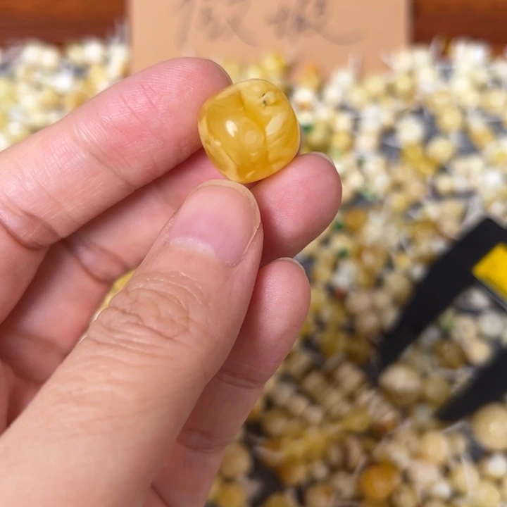 蜜蜡未镶嵌裸石15mm一个