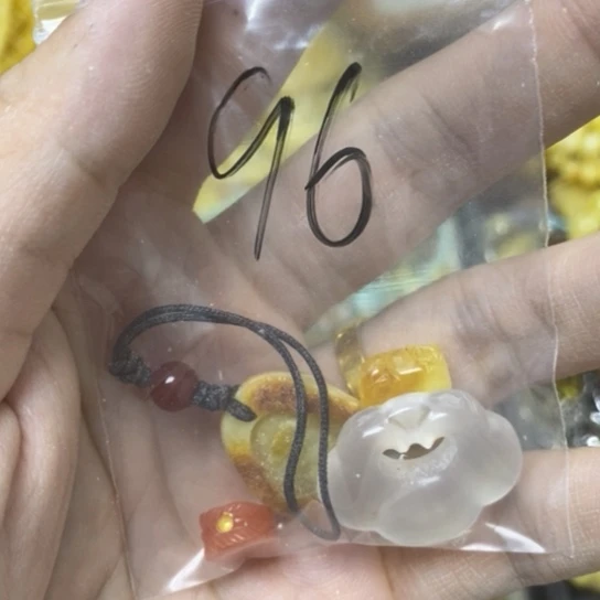 裸石蜜蜡未镶嵌吊坠