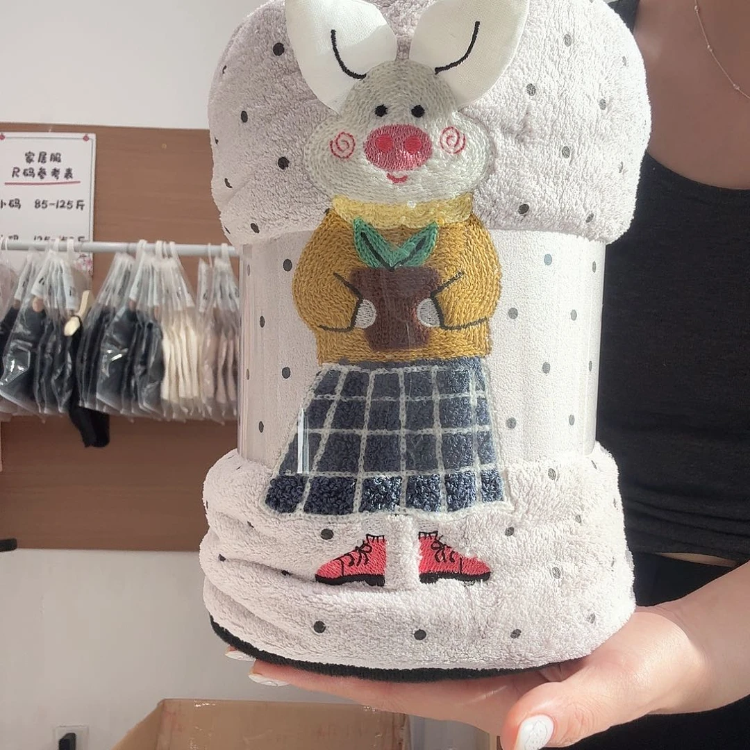 三醋酯纤维紫猪浴巾