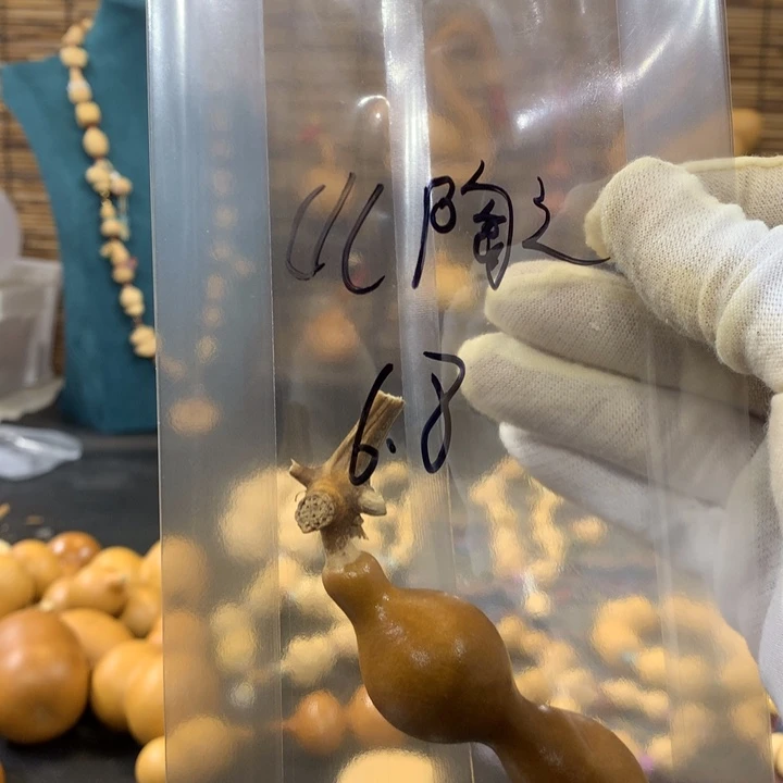 奶一喝完一整罐牛奶一罐