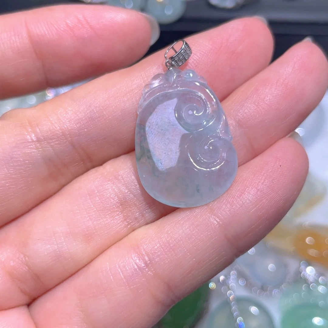 颈饰18K金镶嵌翡翠翡翠