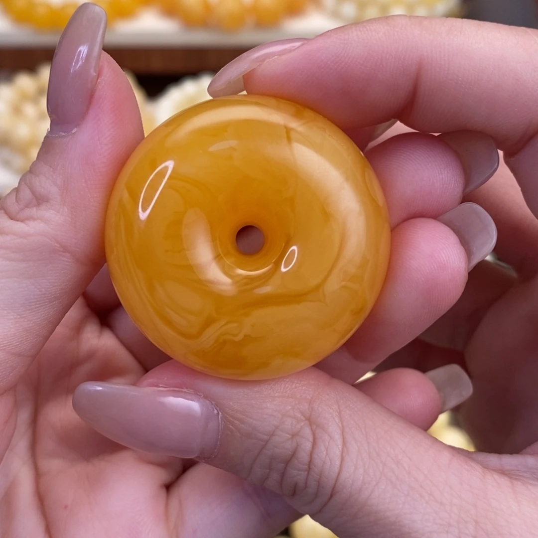 蜜蜡未镶嵌裸石扣子