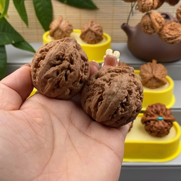 吊坠桃核全品霸王龙