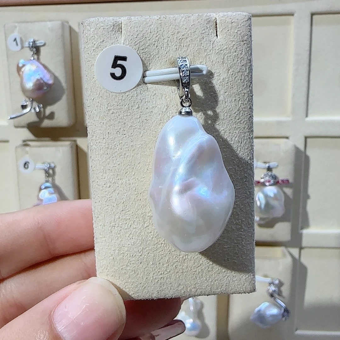 淡水珍珠合金颈饰