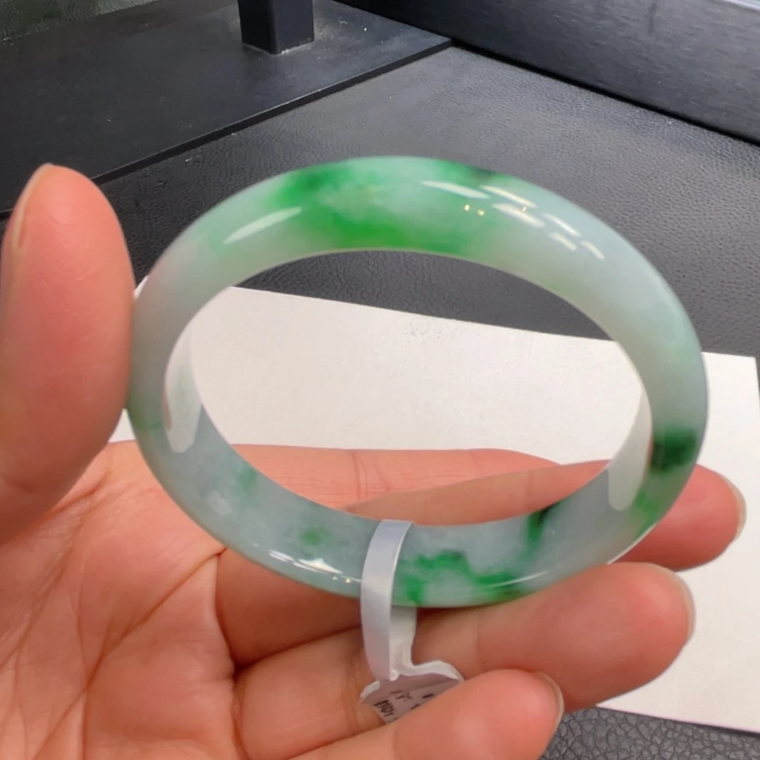 翡翠手镯（贵妃镯）未镶嵌缅甸翡翠