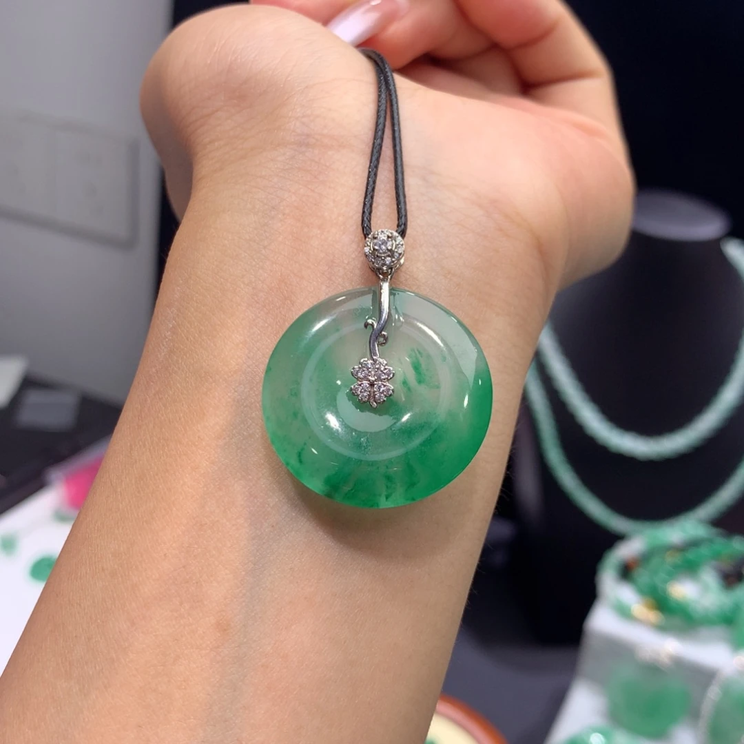 石英质玉（非洲翠）银S925镶嵌颈饰