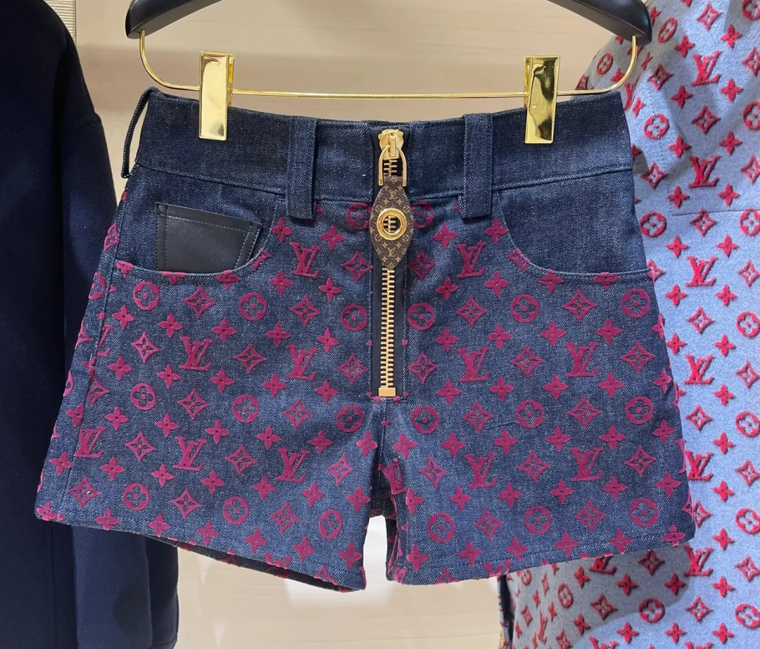 全新未使用 LouisVuitton/路易威登 sm13318432  满印短裤 38