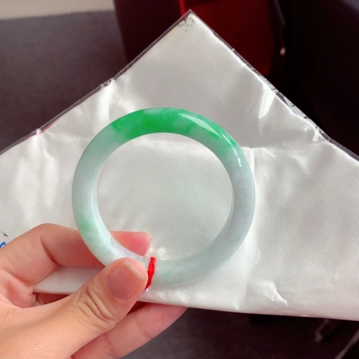 翡翠未镶嵌手镯翡翠