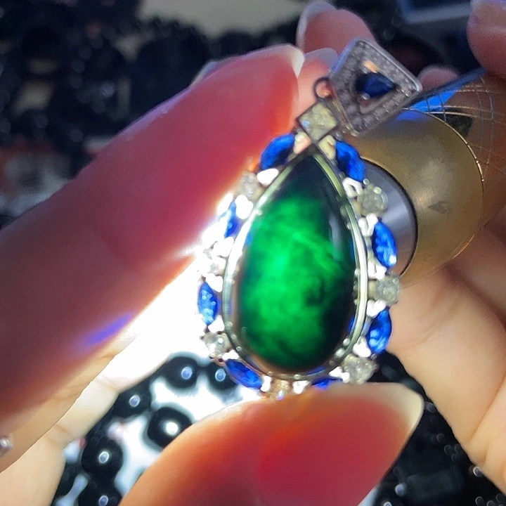 翡翠银S925镶嵌颈饰墨翠水滴