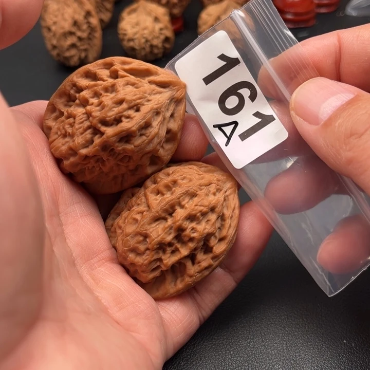 桃核把件金公子41