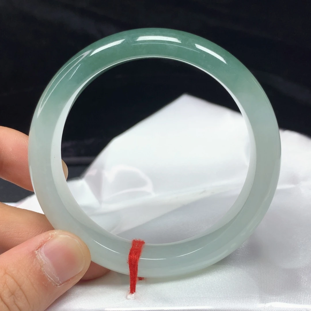 翡翠手镯（圆镯）未镶嵌57.5