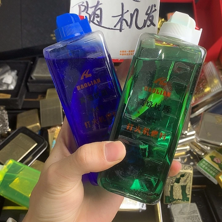 打火机彩色油口粮两瓶