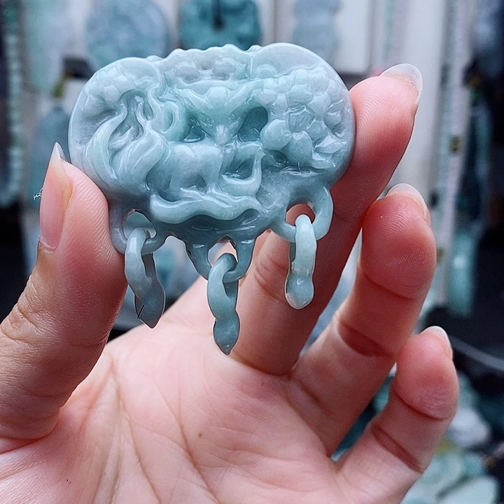 翡翠未镶嵌颈饰翡翠