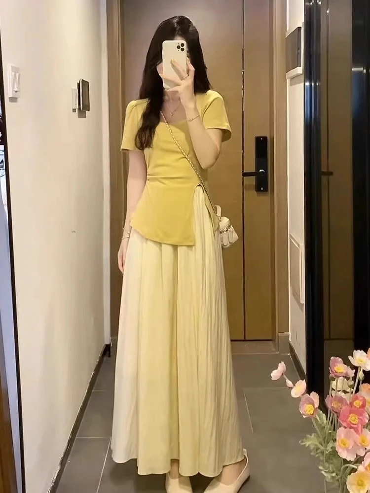 夏天搭配一整套气质显瘦松弛感穿搭漂亮出游修身上衣裙子时尚套装