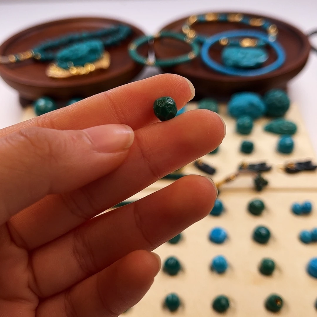 绿松石未镶嵌把件