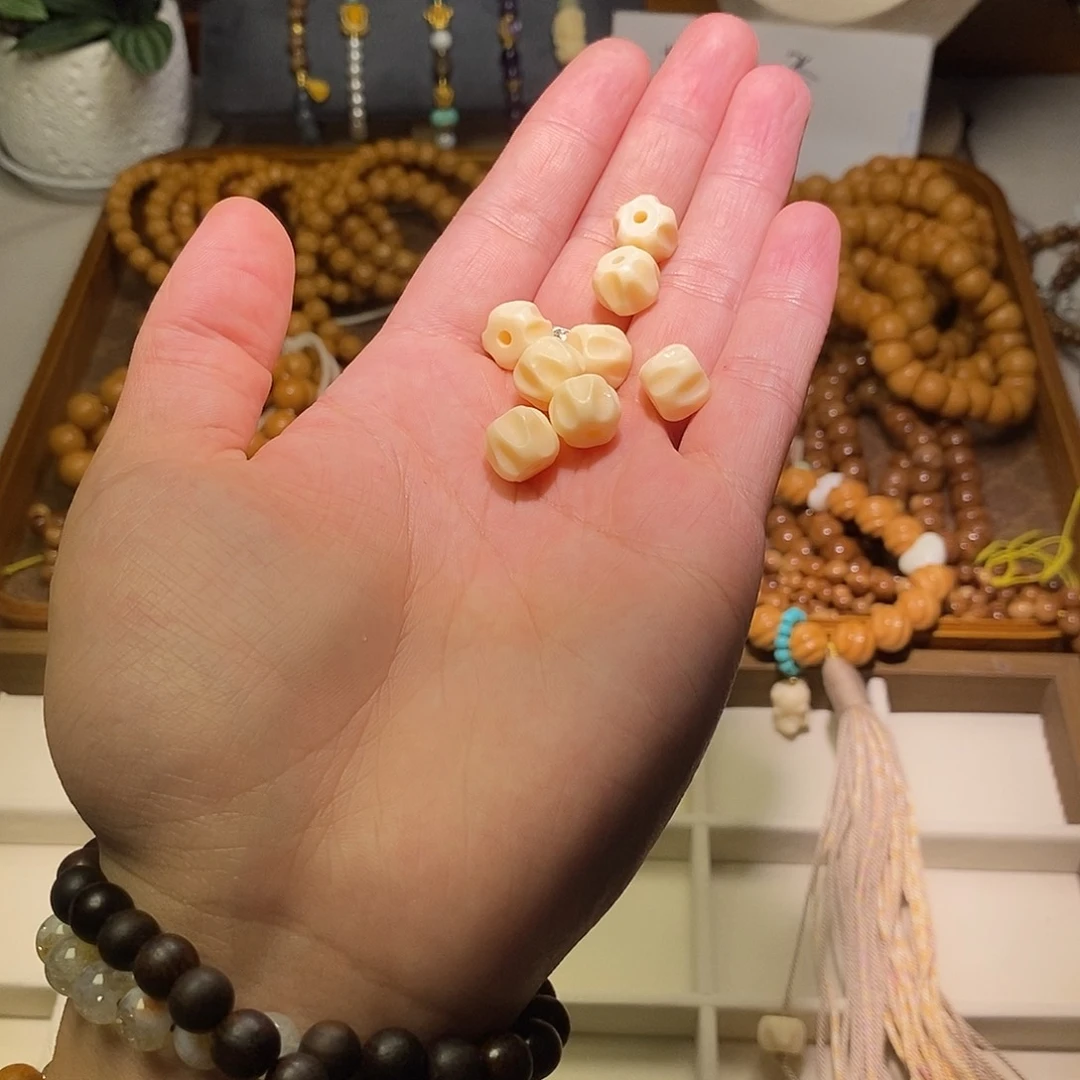 非洲檀香无事牌一个