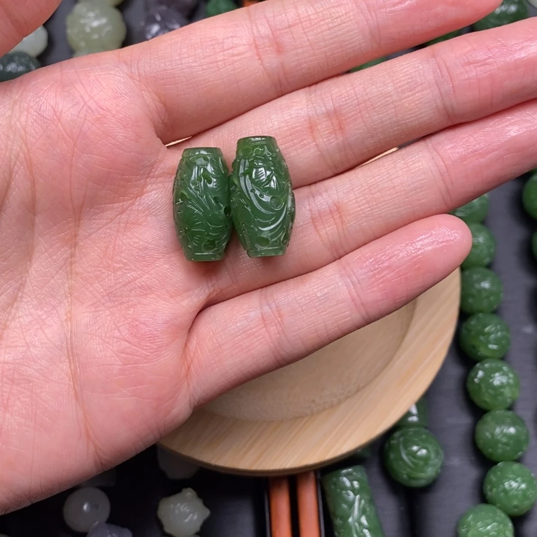 和田玉未镶嵌颈饰稻****桔