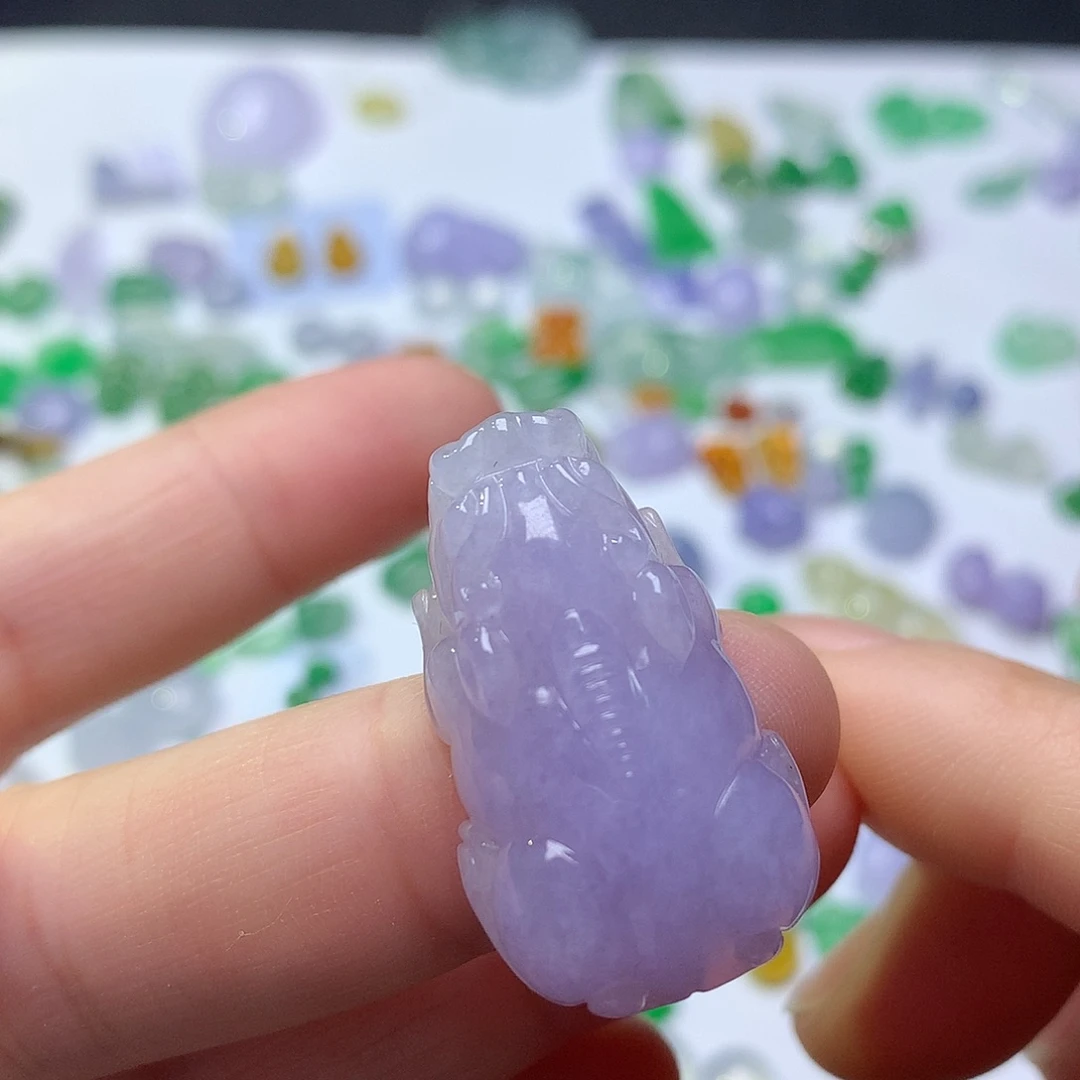 翡翠未镶嵌颈饰皮休