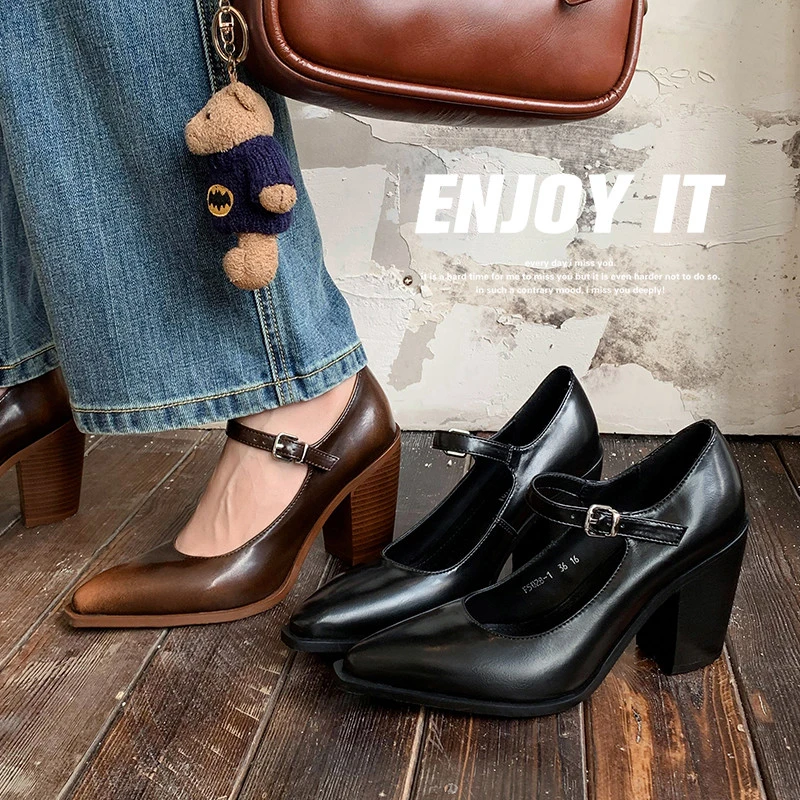 法式复古粗跟尖头单鞋女2025新款百搭棕色一字扣带玛丽珍鞋高跟鞋