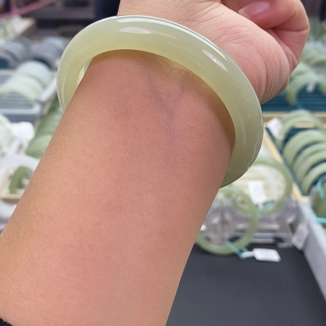 和田玉未镶嵌珠宝奇石和田玉手镯57