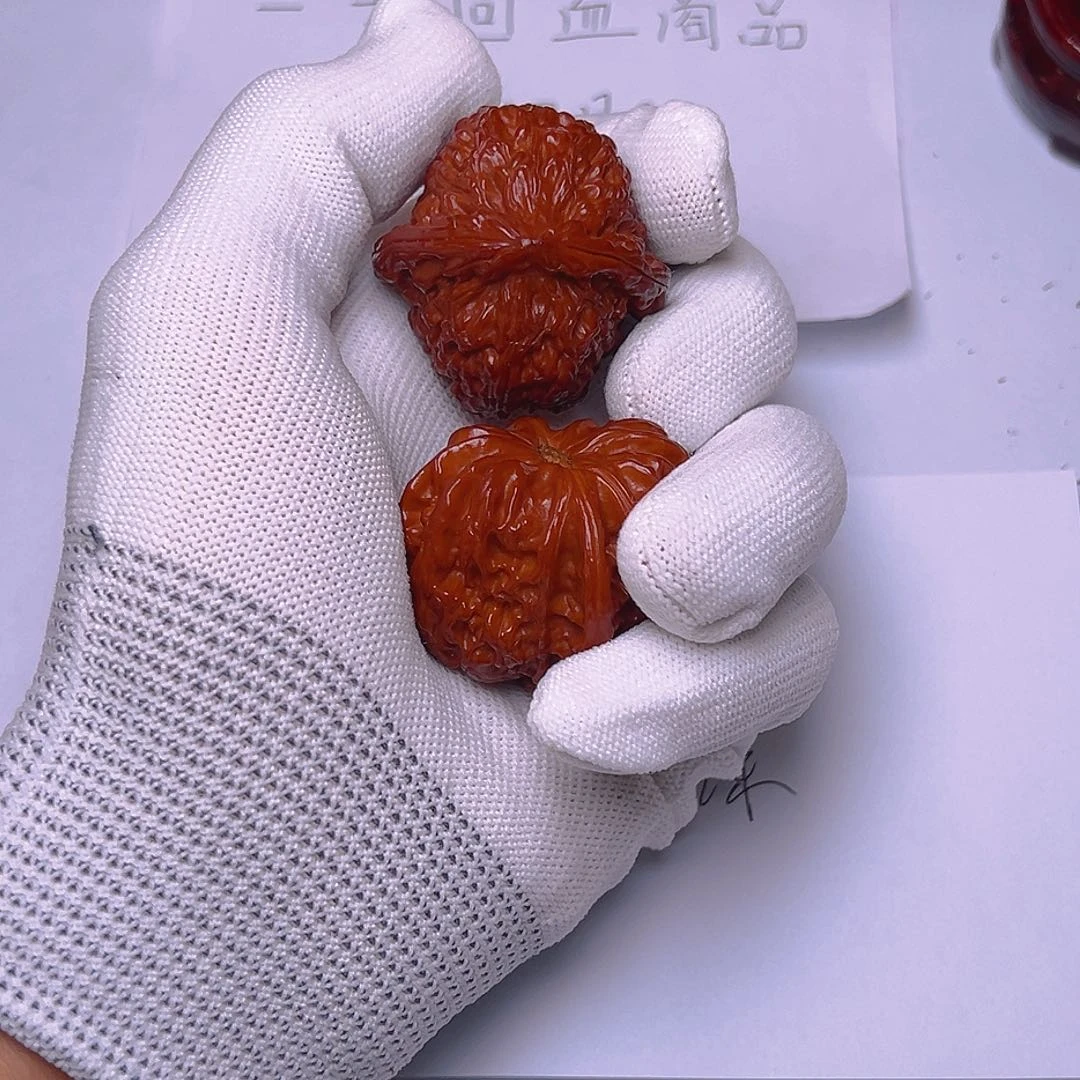 小***齐木质文玩核桃白狮子