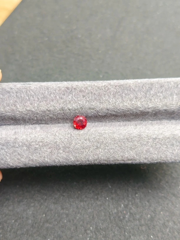 天然绝地武士尖晶石 0.89克拉 缅甸产地