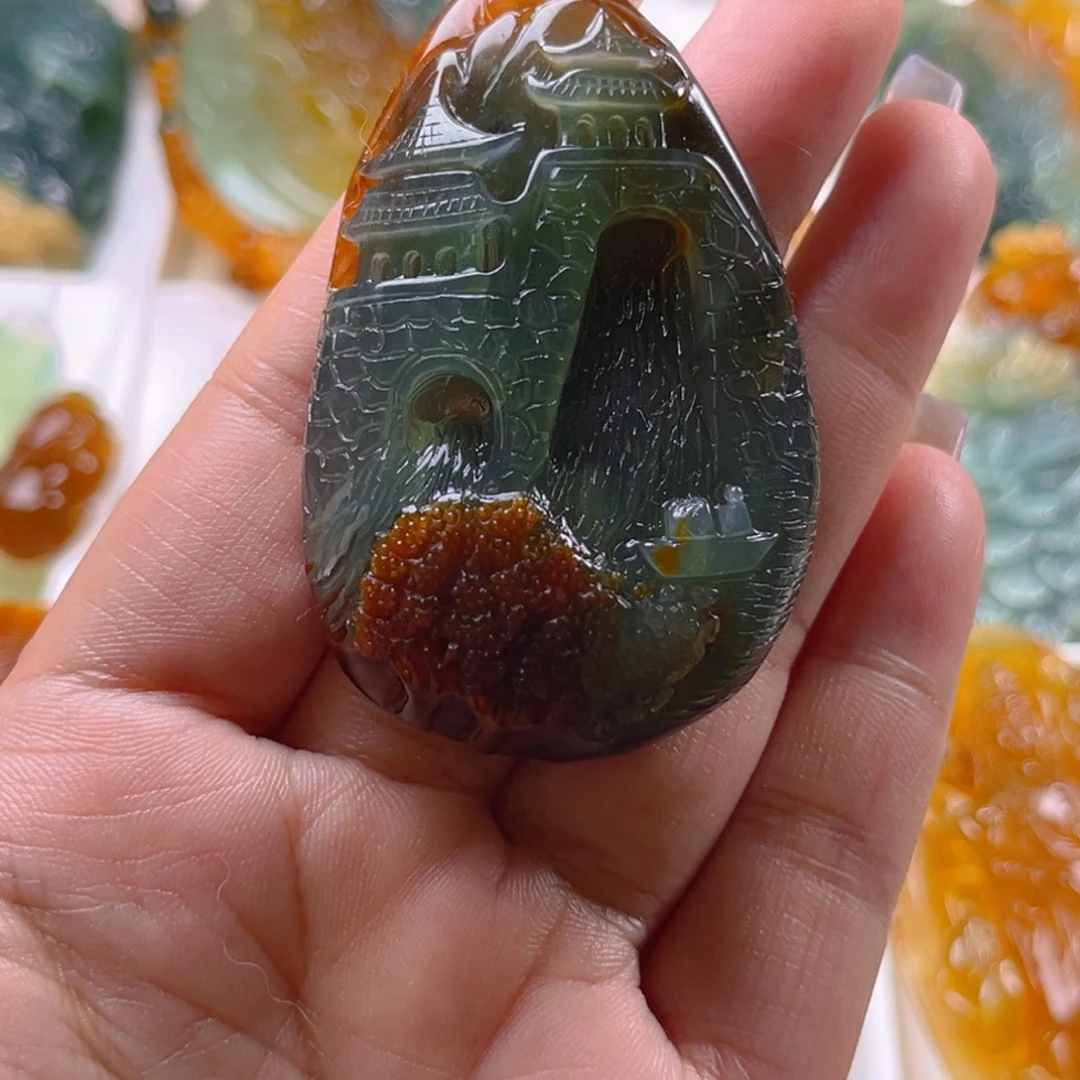 蛇纹石玉未镶嵌颈饰