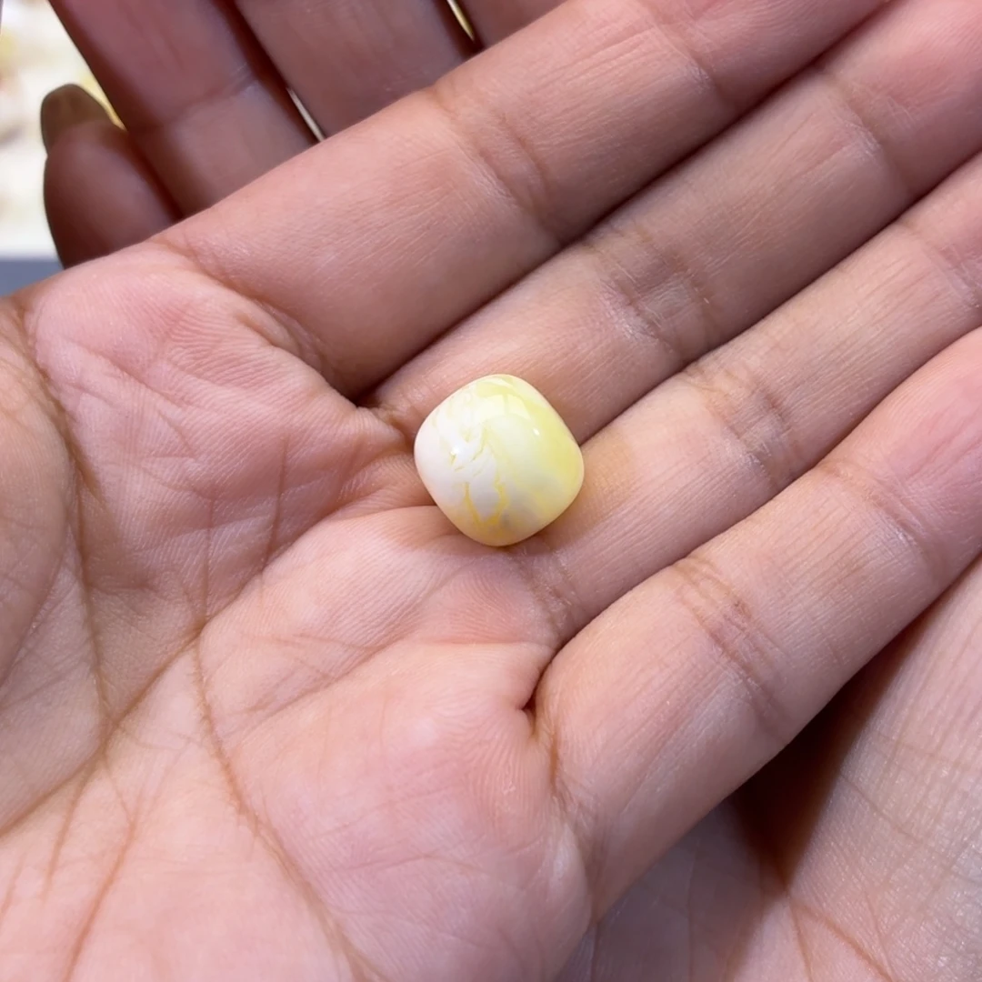 X***.琥珀未镶嵌裸石12.6