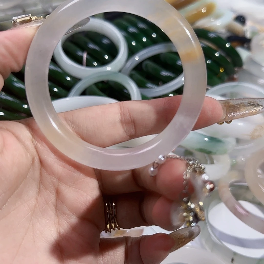 石英质玉（金丝玉）手镯未镶嵌